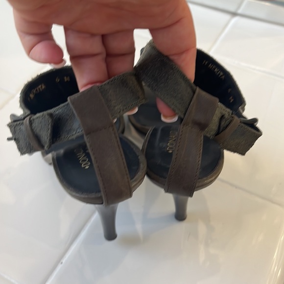 Gorgeous olive green studded strappy heels - Picture 3 of 6